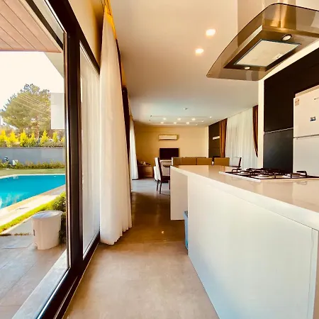 Yeni Nesil 16 Luxury * Kuşadası